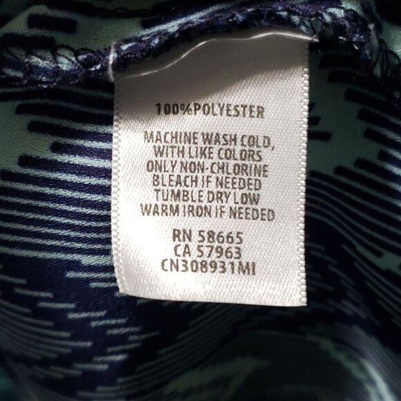 Caslon. EUC. Polyester, Chevron Pattern Top. Size S. - Picture 7 of 7